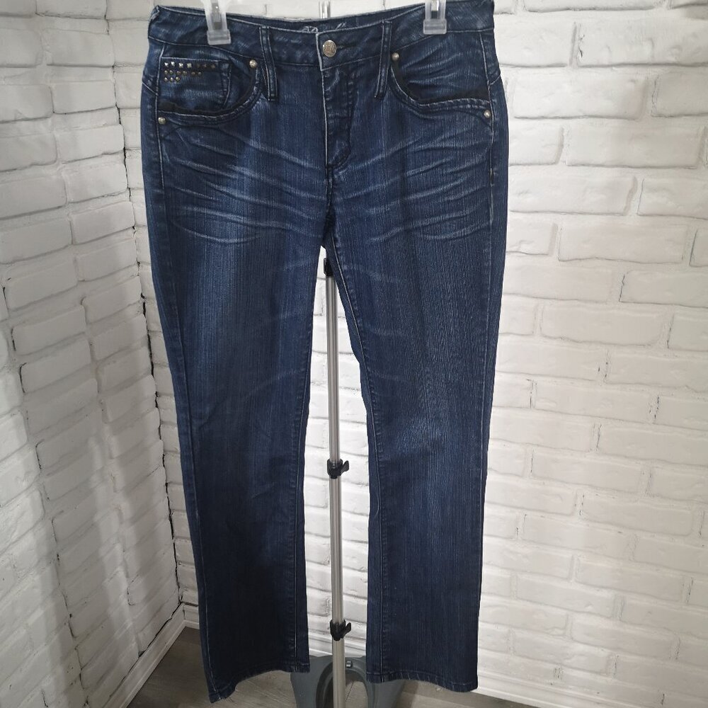 Pashu by Parasuco Ladies Size 10 Medium Wash Straight Leg Blue Jeans